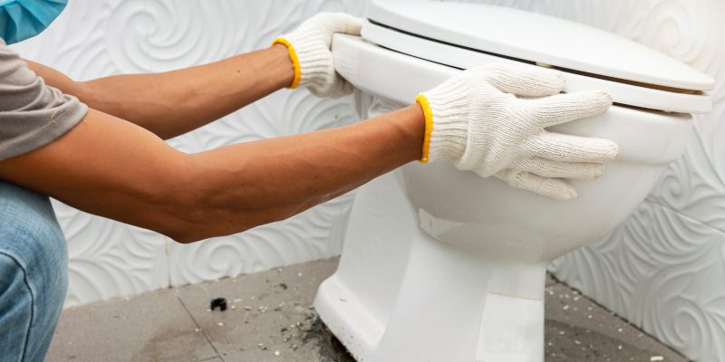 Why You Should Rely on a Professional Team for Toilet Replacement